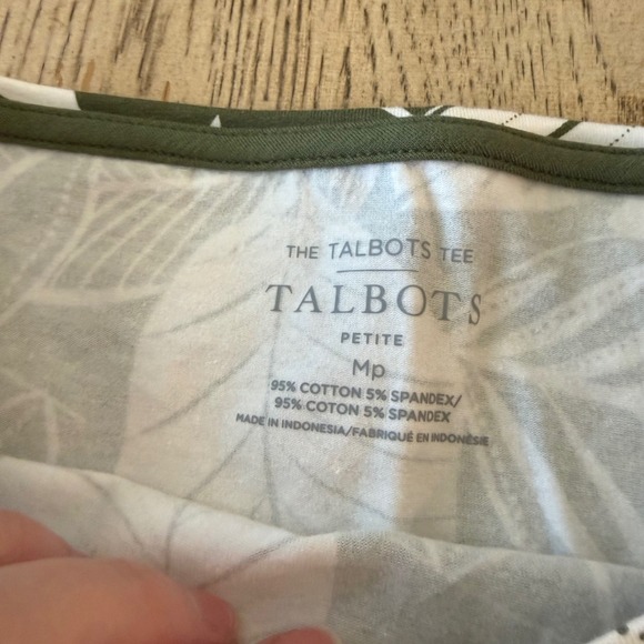 Talbots Petite Medium Green White Tropical Leaf Print Sleeveless Knit Top Tank - Picture 4 of 8